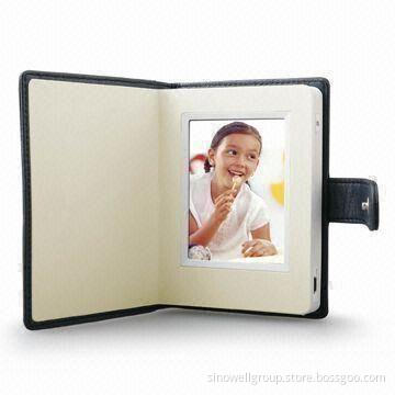 Touchscreen Personal Digital Photo Frame with 320 x 240 Pixels Resolution and Rechargeable Battery